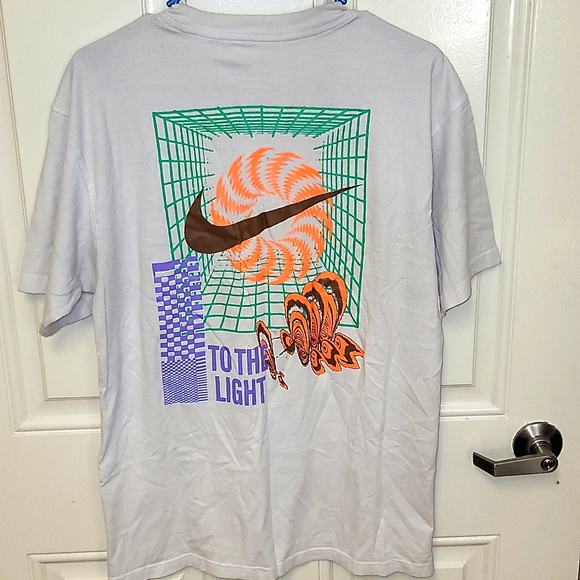 Size:S Nike T Shirt - Picture 2 of 3